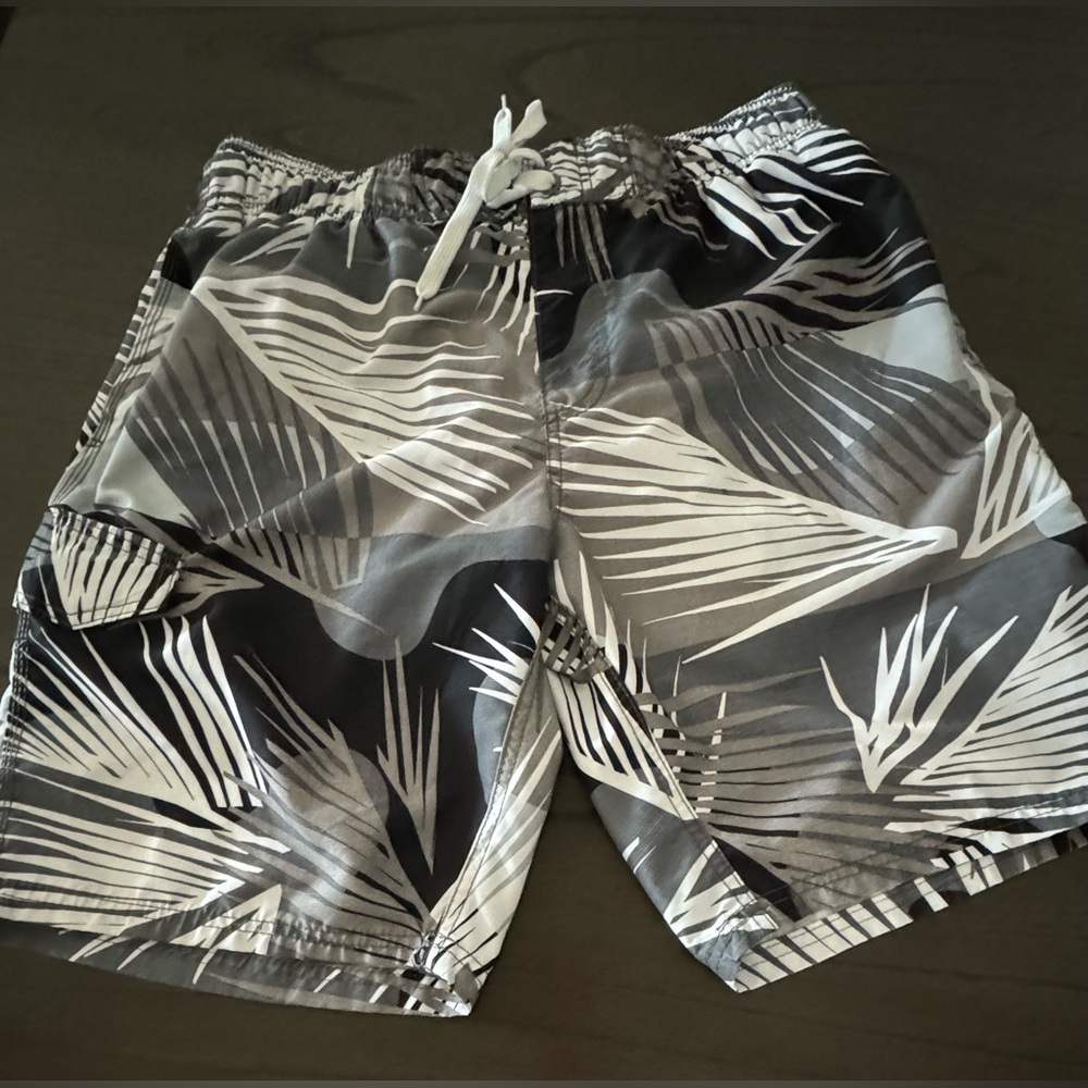Kanu mens board shorts/swim suit.